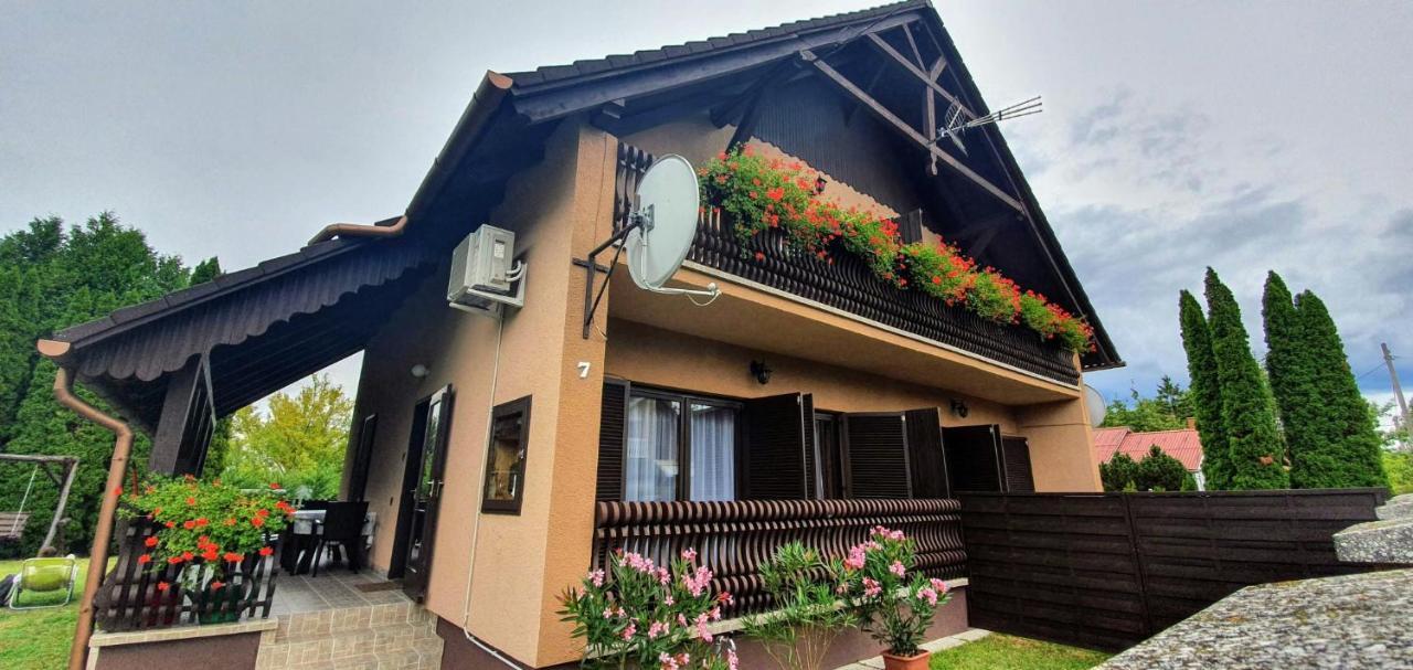 Varga Gardens Balatonmáriafürdő Kültér fotó