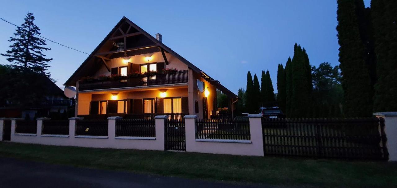 Varga Gardens Balatonmáriafürdő Kültér fotó